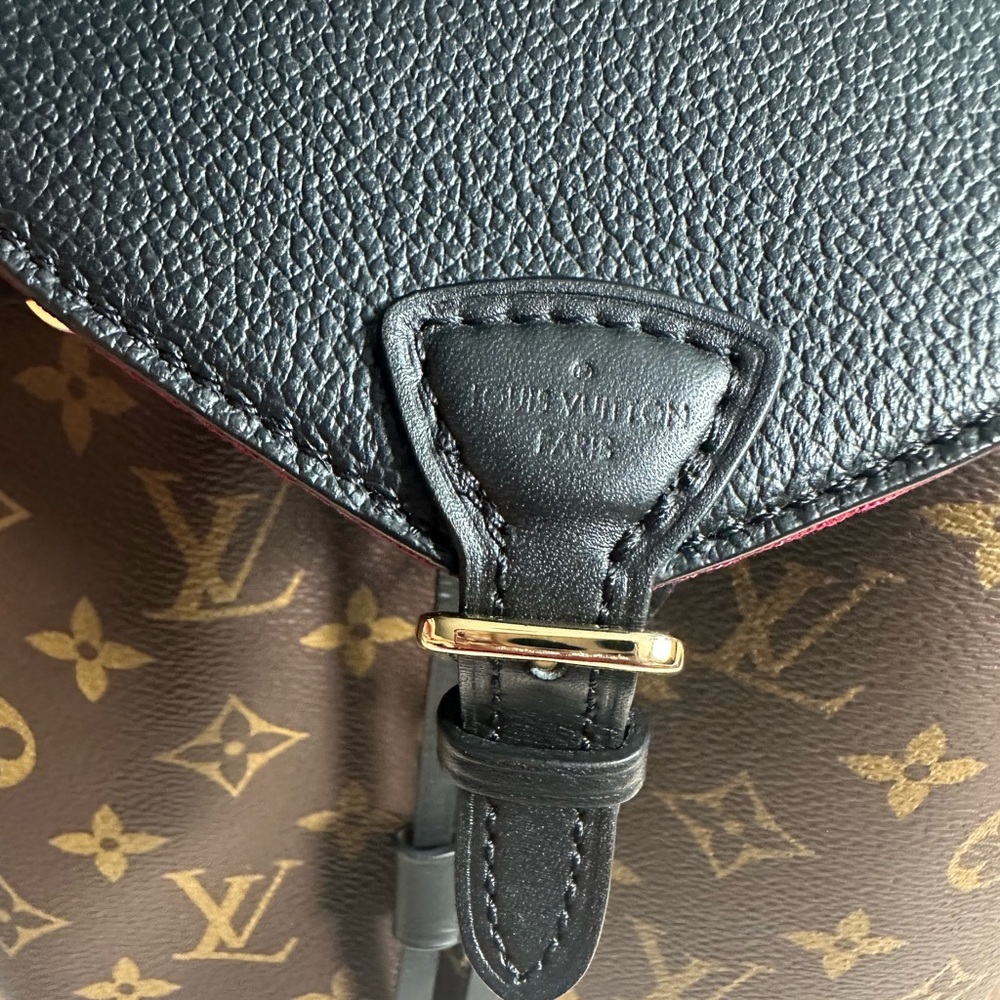 Louis Vuitton Monogram Montsouris - Picture 12 of 17